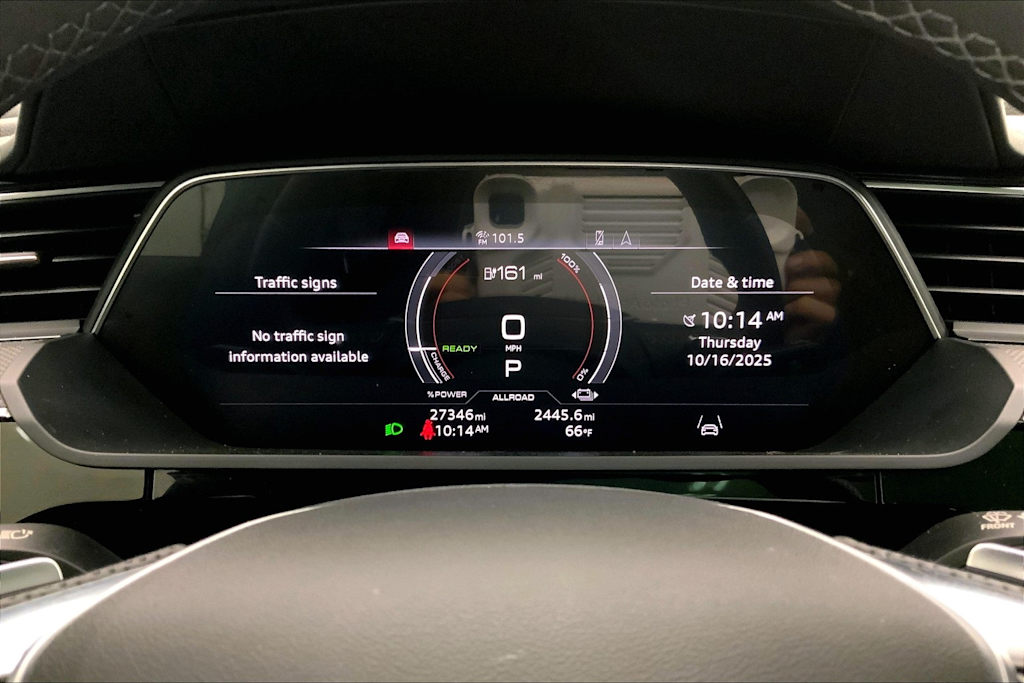 Thumbnail: 2022 Audi e-tron S - 17