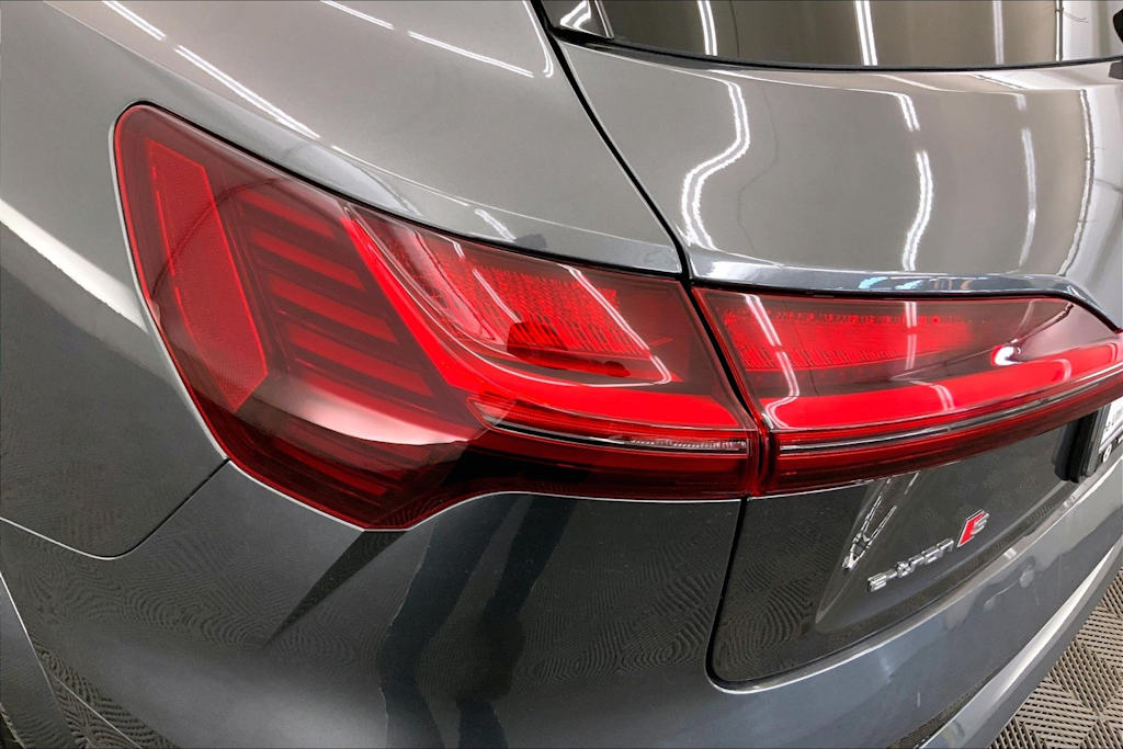 Thumbnail: 2022 Audi e-tron S - 32