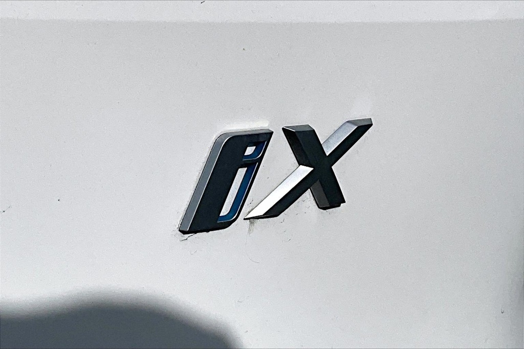 Thumbnail: 2023 BMW iX - 21