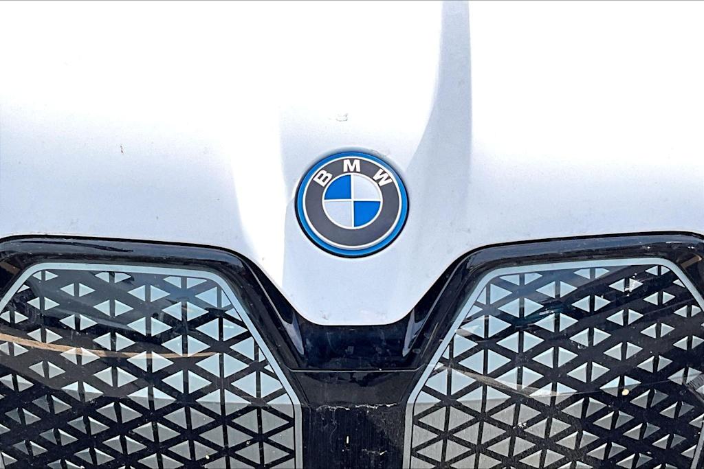 Thumbnail: 2023 BMW iX - 19