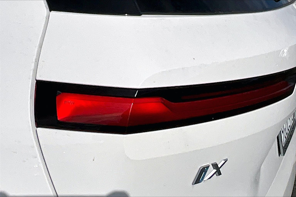 Thumbnail: 2023 BMW iX - 16