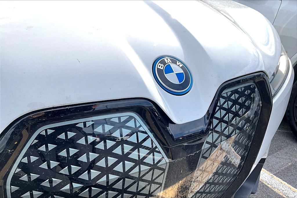 Thumbnail: 2023 BMW iX - 18