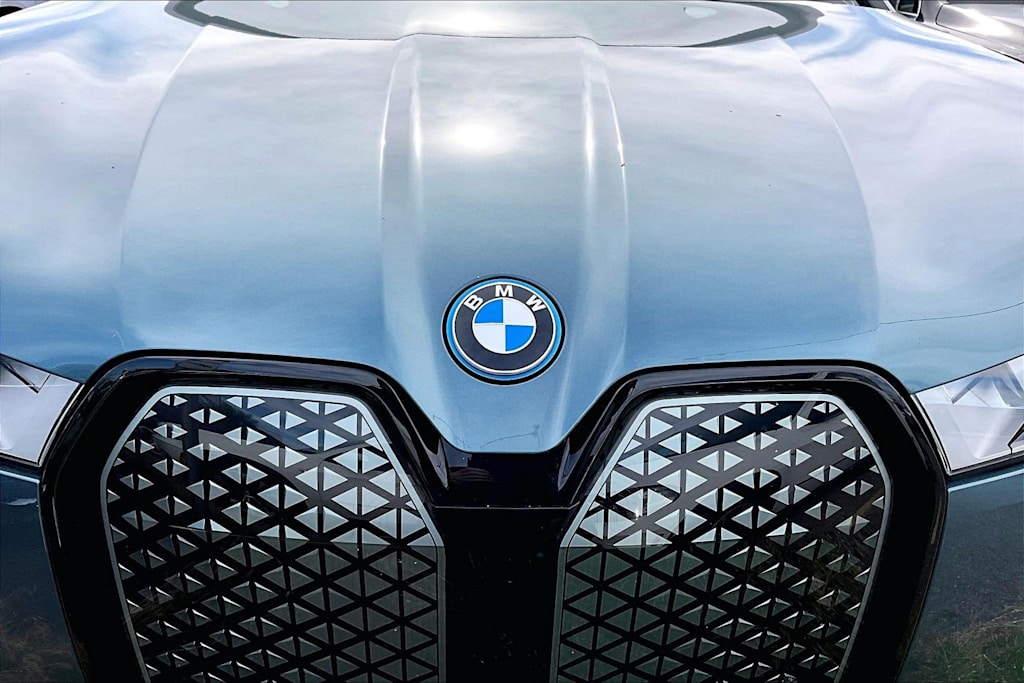 Thumbnail: 2023 BMW iX - 8