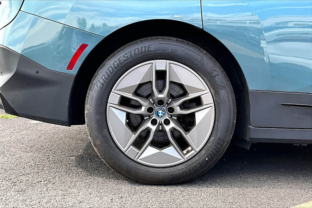 Thumbnail: 2023 BMW iX - 20
