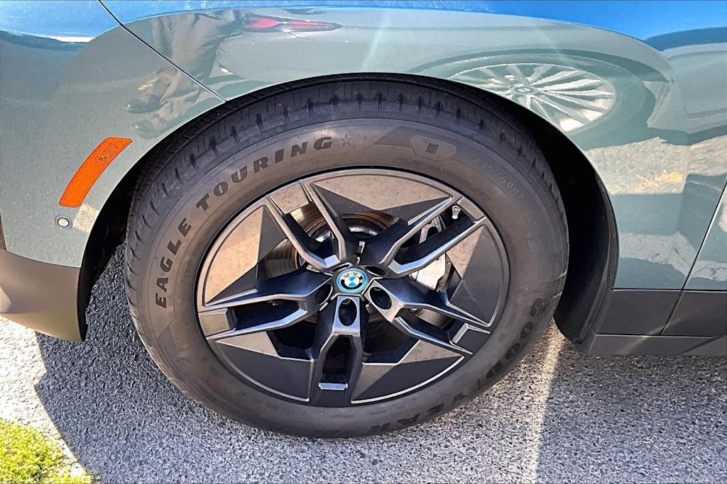 Thumbnail: 2023 BMW iX - 7
