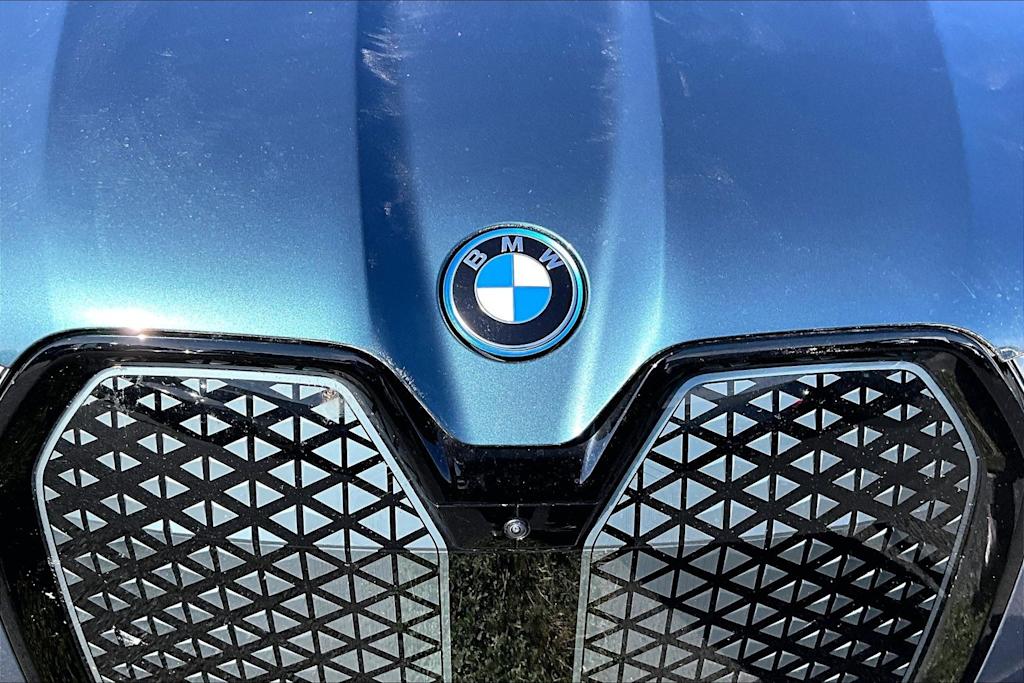 Thumbnail: 2023 BMW iX - 19