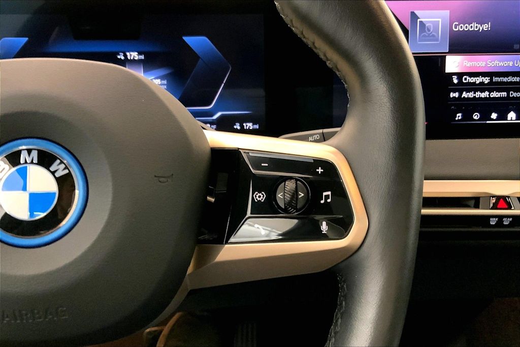 Thumbnail: 2024 BMW iX - 25