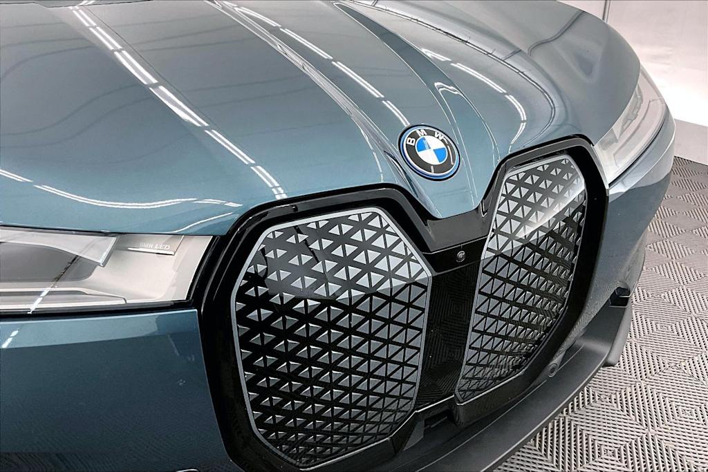 Thumbnail: 2023 BMW iX - 32