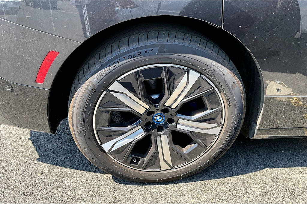 Thumbnail: 2024 BMW iX - 20