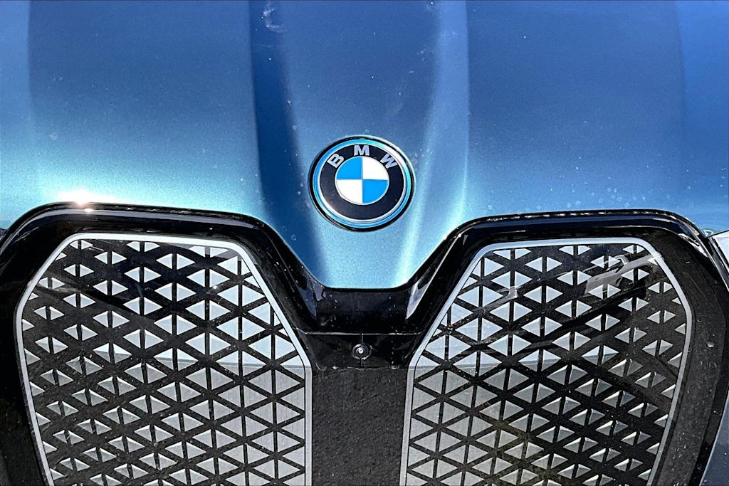 Thumbnail: 2023 BMW iX - 7