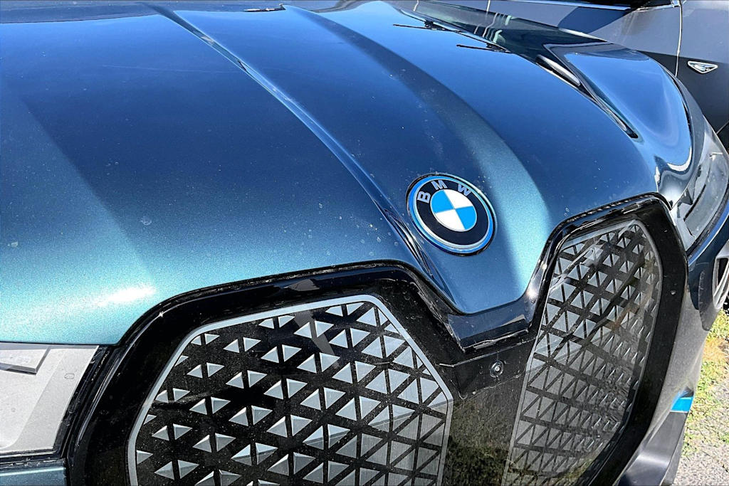 Thumbnail: 2023 BMW iX - 17