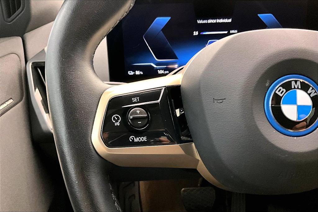 Thumbnail: 2023 BMW iX - 23