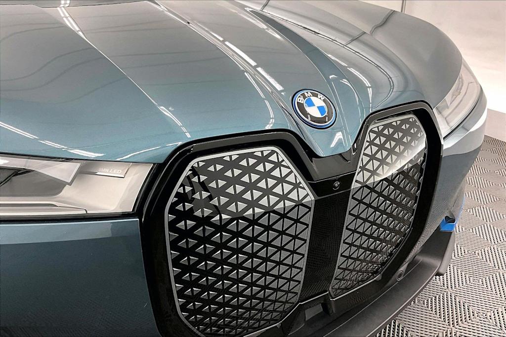Thumbnail: 2023 BMW iX - 32