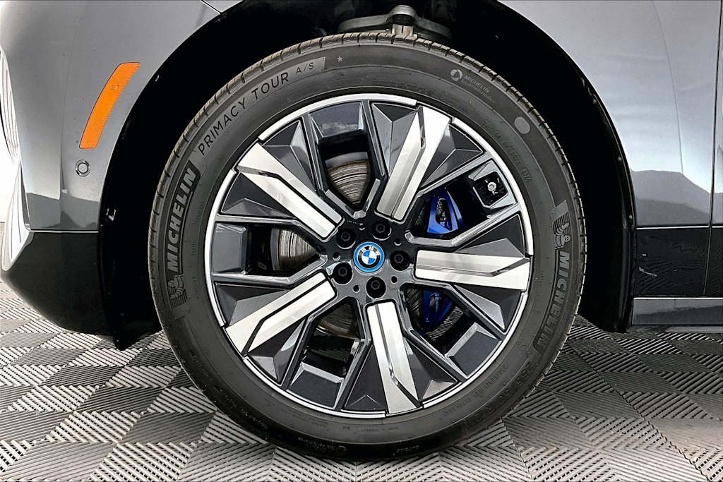 Thumbnail: 2025 BMW iX - 7