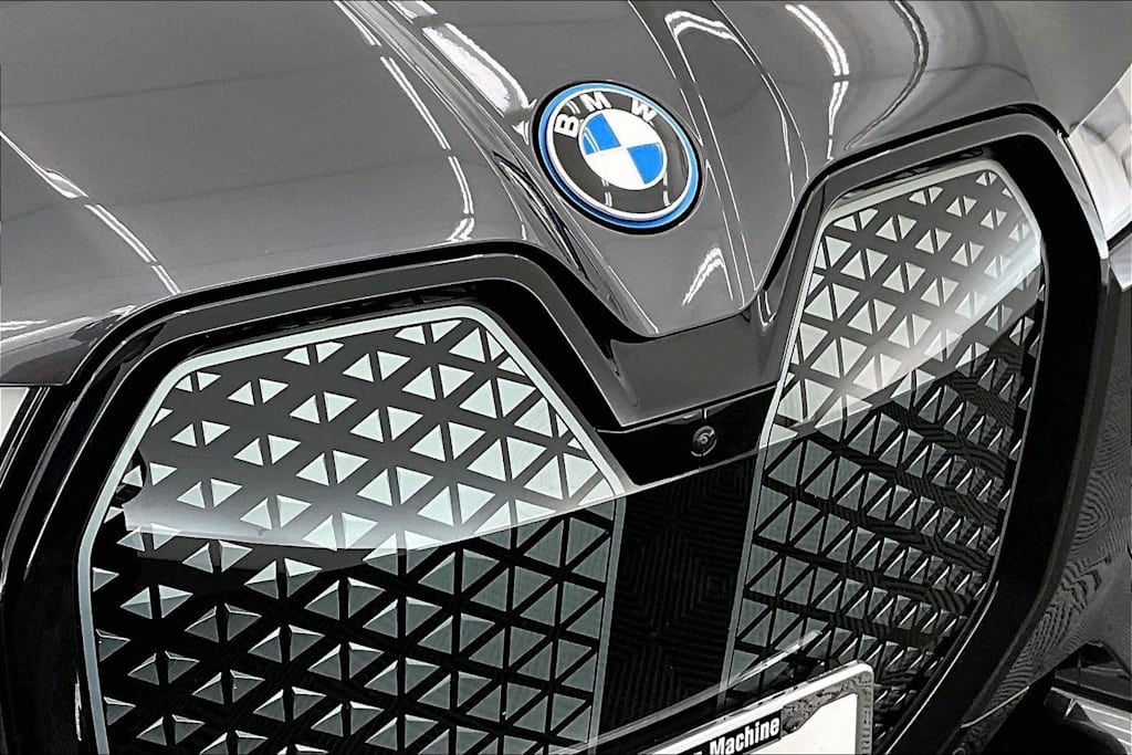 Thumbnail: 2025 BMW iX - 32