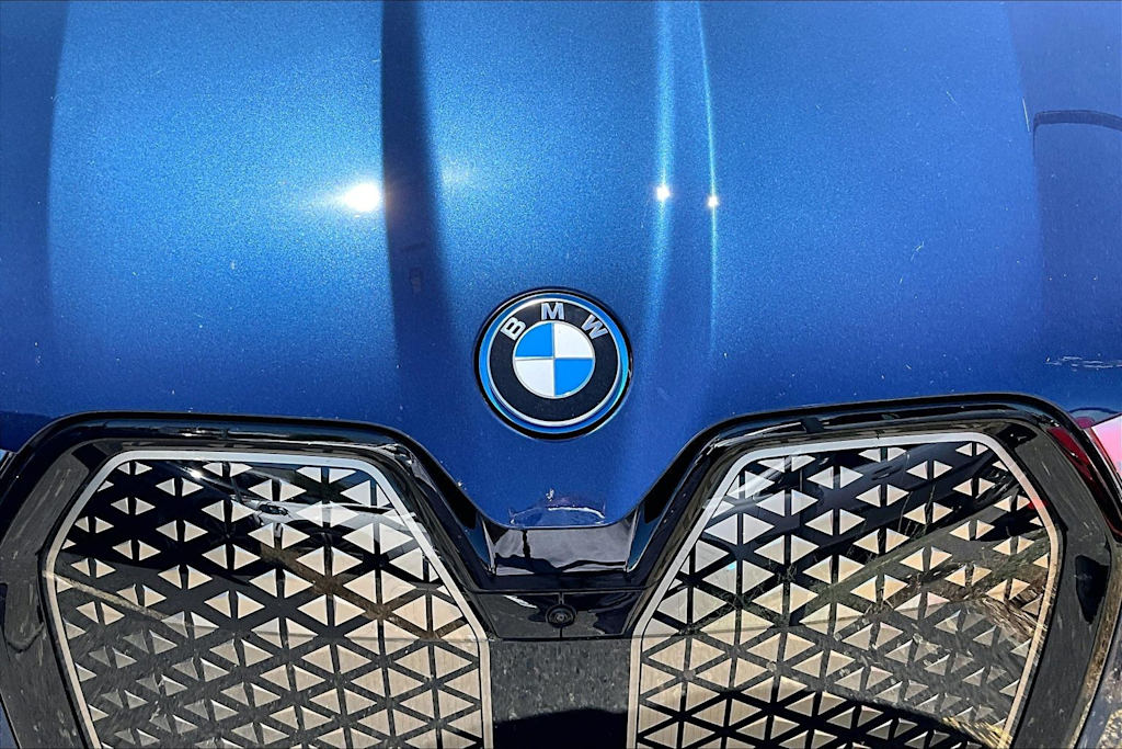Thumbnail: 2023 BMW iX - 7