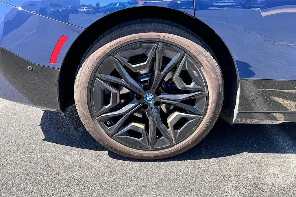 Thumbnail: 2023 BMW iX - 20