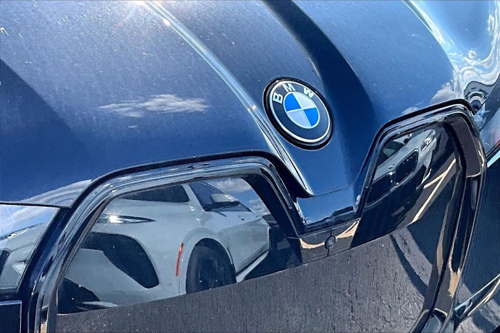 Thumbnail: 2026 BMW iX - 18
