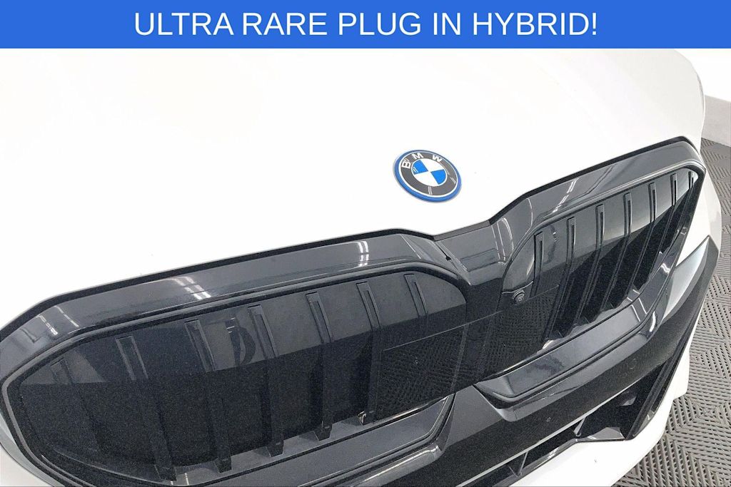 Thumbnail: 2025 BMW 5 Series - 33