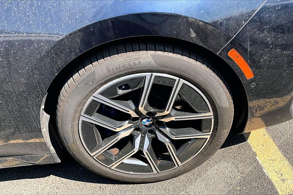Thumbnail: 2023 BMW 7 Series - 15
