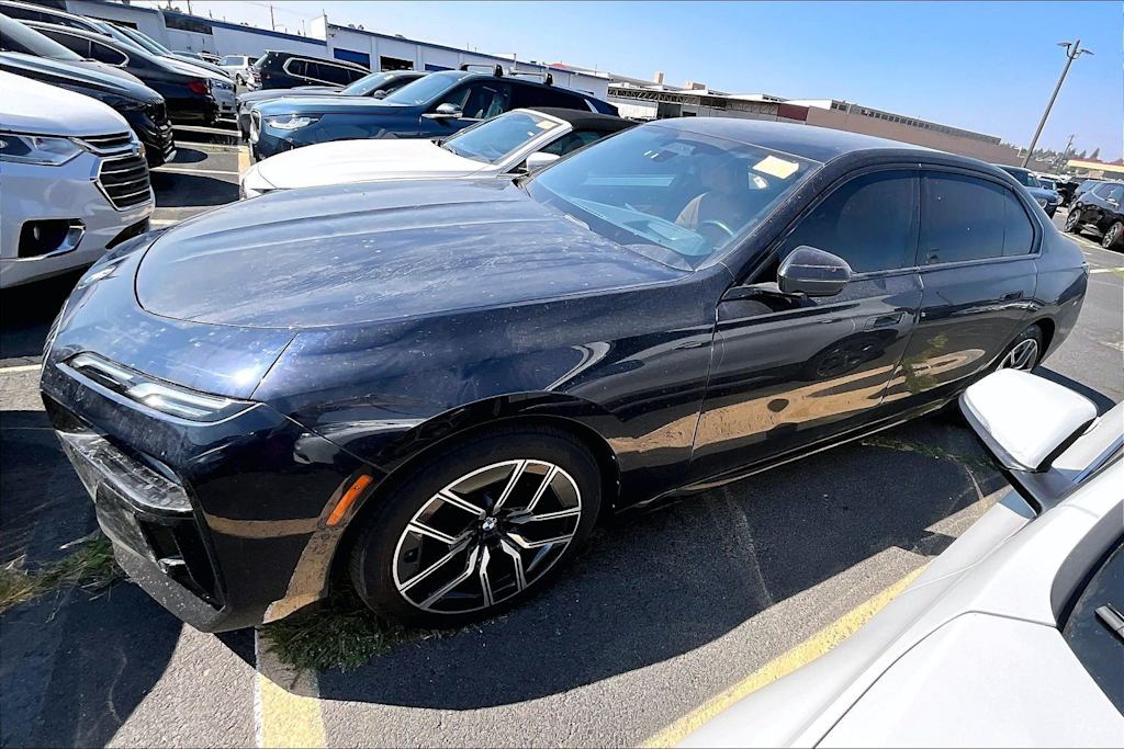 Thumbnail: 2023 BMW 7 Series - 6