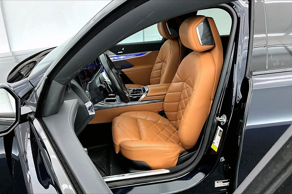 Thumbnail: 2023 BMW 7 Series - 11