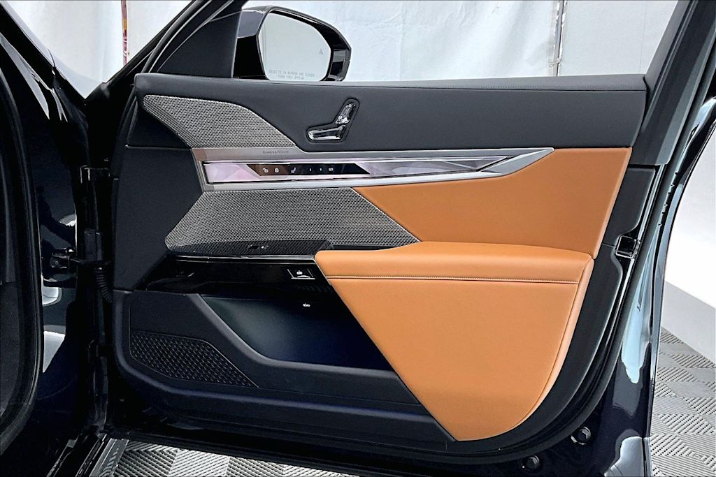 Thumbnail: 2023 BMW 7 Series - 28