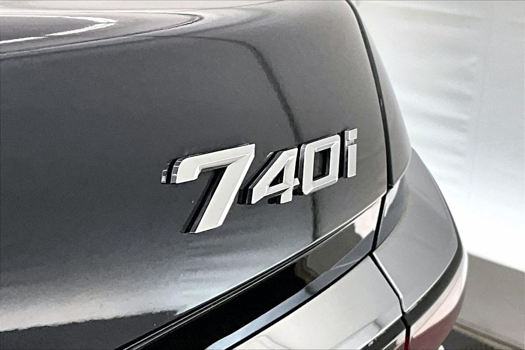 Thumbnail: 2023 BMW 7 Series - 7