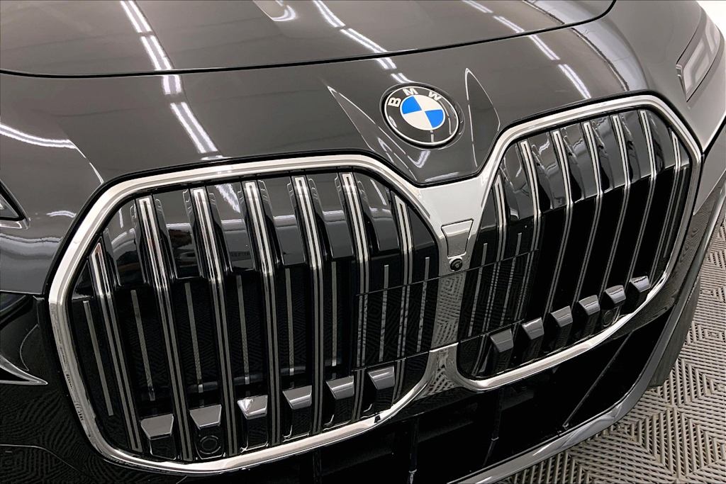 Thumbnail: 2024 BMW 7 Series - 33