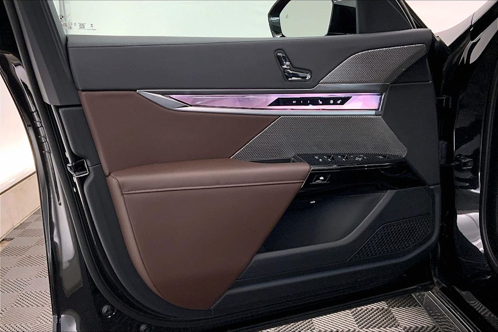 Thumbnail: 2024 BMW 7 Series - 27