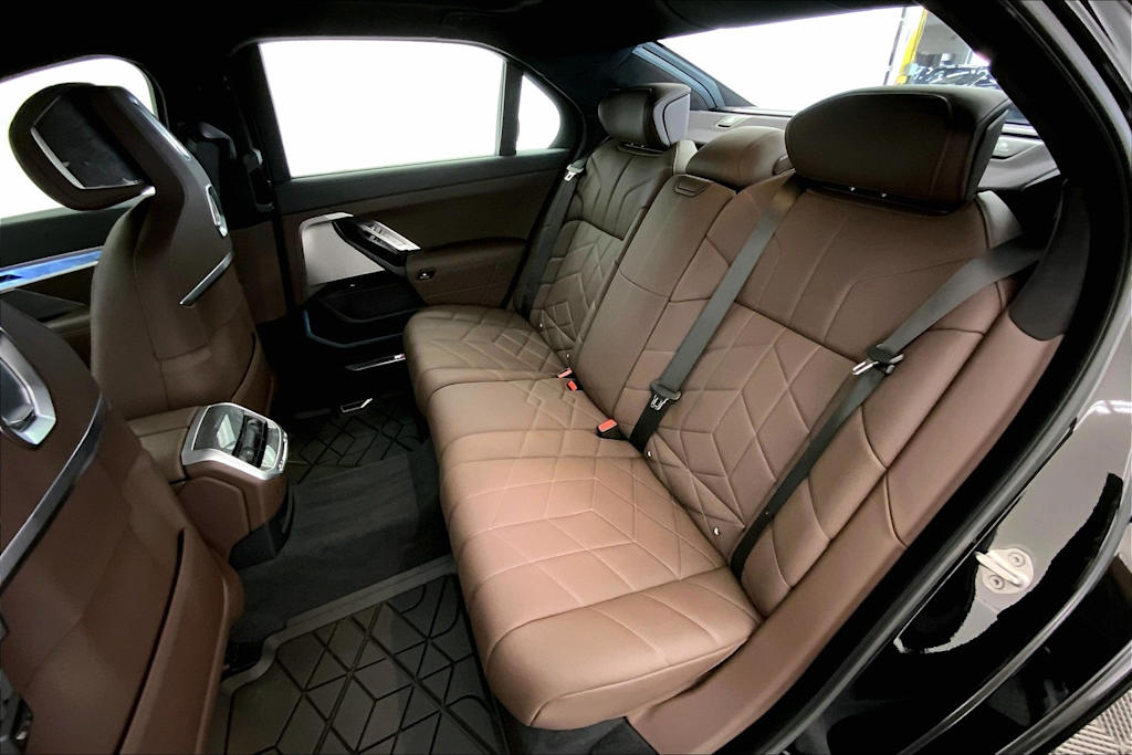 Thumbnail: 2024 BMW 7 Series - 29