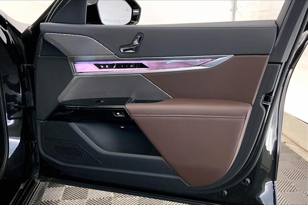 Thumbnail: 2024 BMW 7 Series - 28