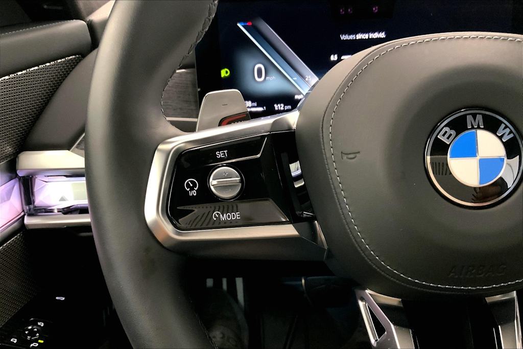 Thumbnail: 2024 BMW 7 Series - 24