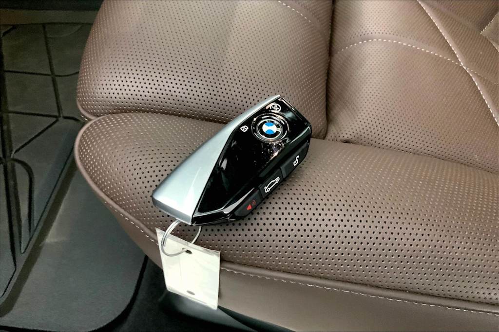 Thumbnail: 2024 BMW 7 Series - 19