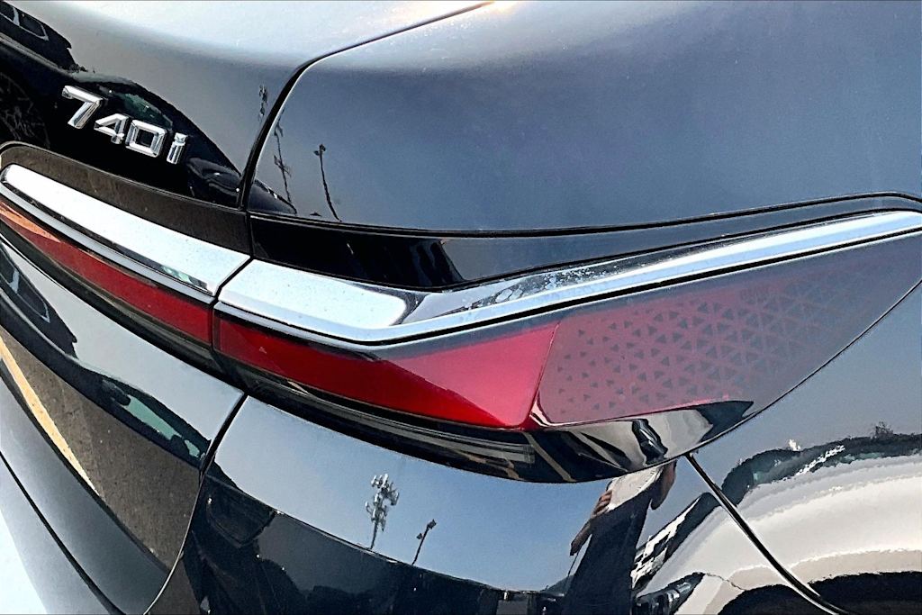 Thumbnail: 2024 BMW 7 Series - 13