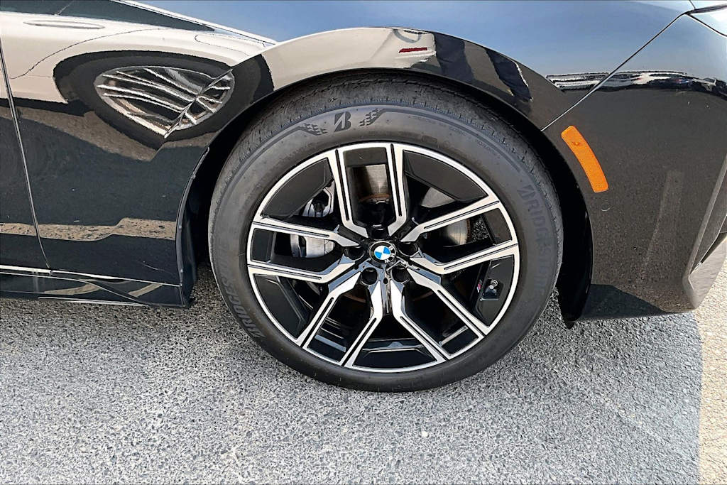 Thumbnail: 2024 BMW 7 Series - 14