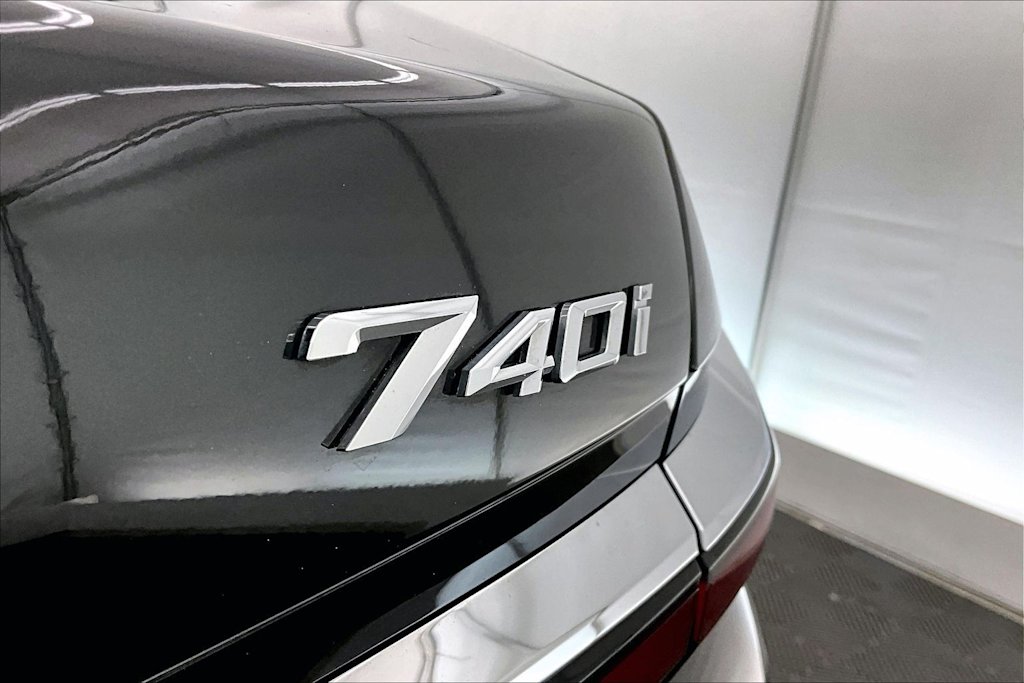 Thumbnail: 2024 BMW 7 Series - 6