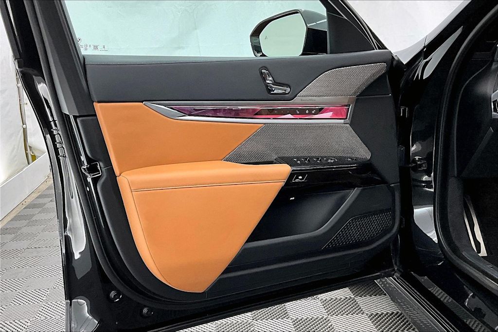Thumbnail: 2024 BMW 7 Series - 27
