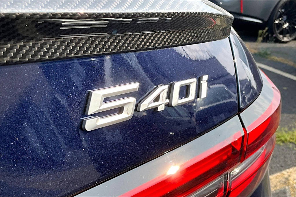 Thumbnail: 2026 BMW 5 Series - 5