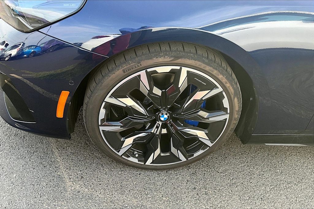 Thumbnail: 2026 BMW 5 Series - 6