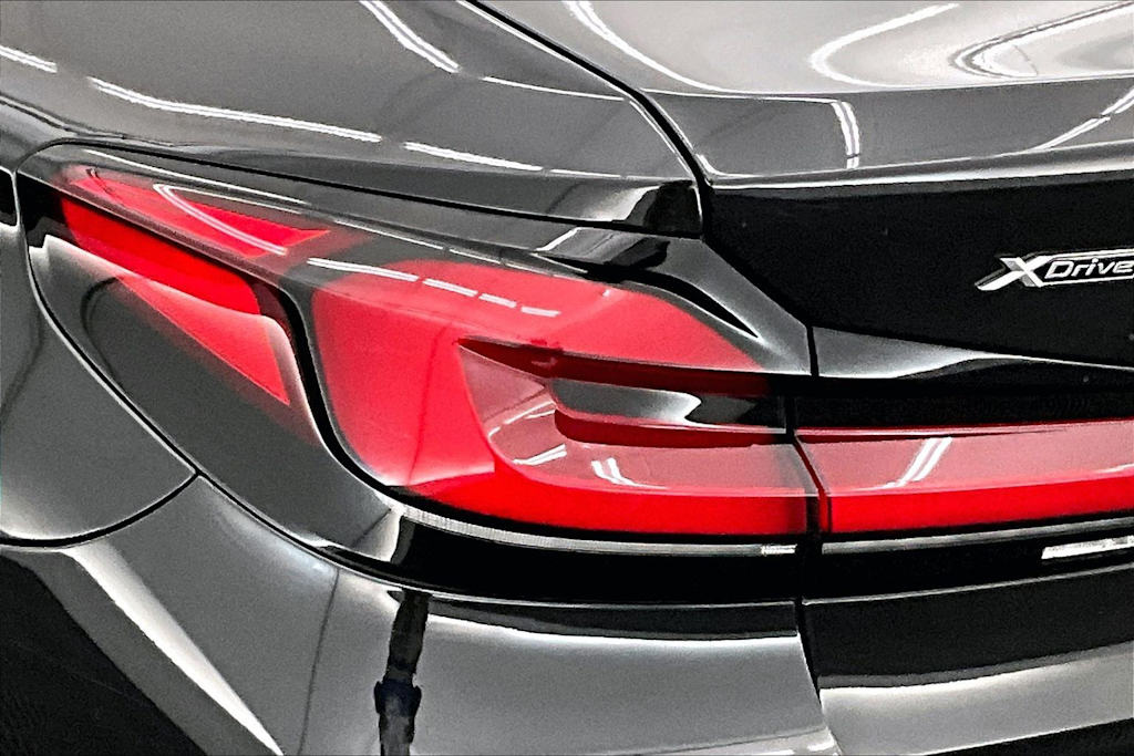 Thumbnail: 2023 BMW 5 Series - 32