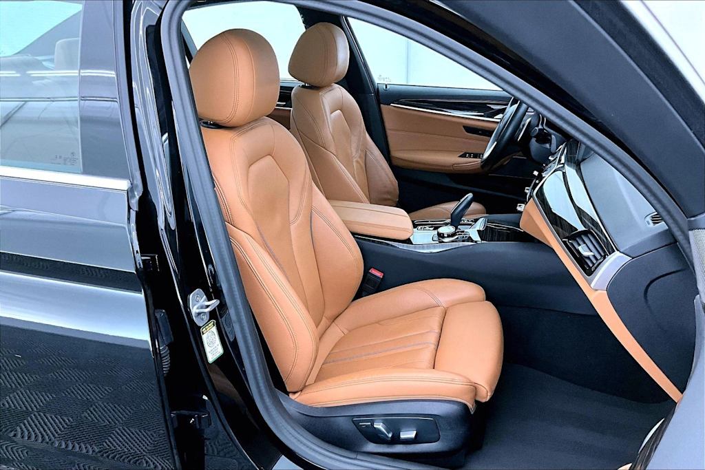 Thumbnail: 2023 BMW 5 Series - 11
