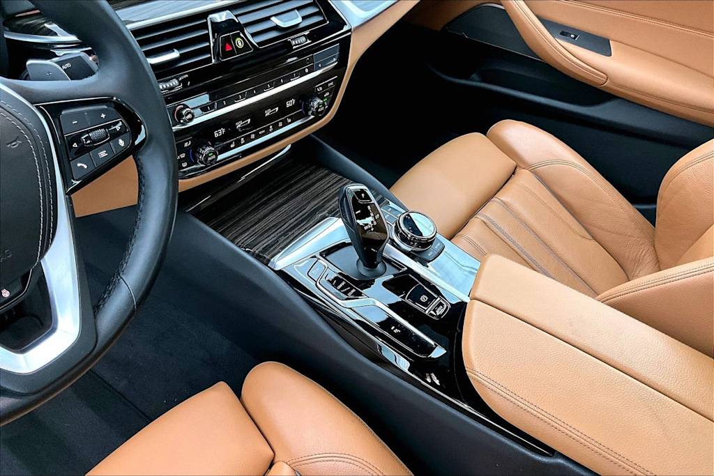 Thumbnail: 2023 BMW 5 Series - 16