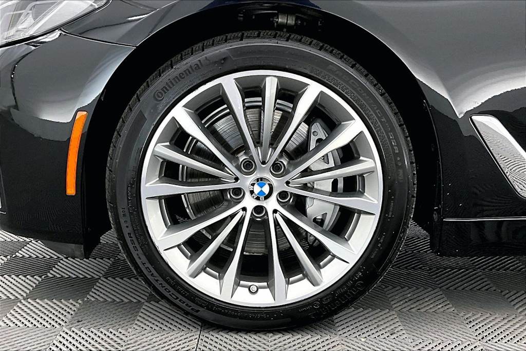 Thumbnail: 2023 BMW 5 Series - 7