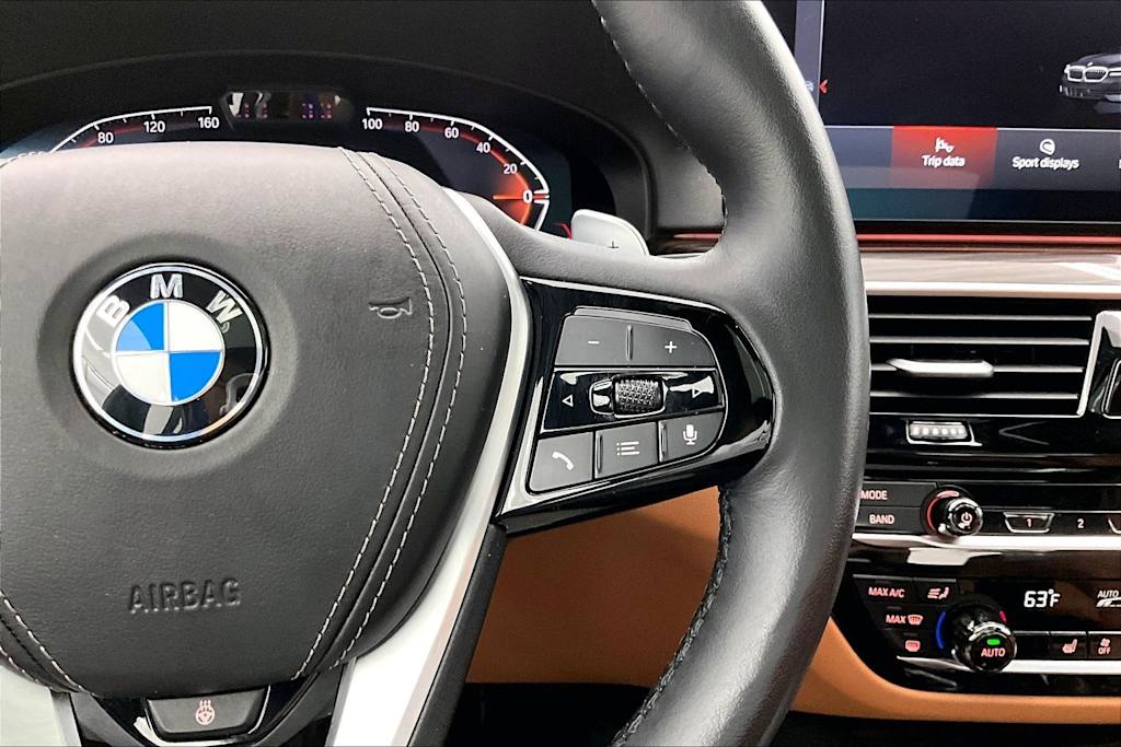 Thumbnail: 2023 BMW 5 Series - 25