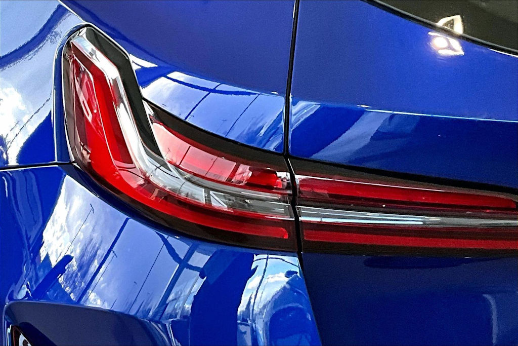 Thumbnail: 2025 BMW M5 - 15