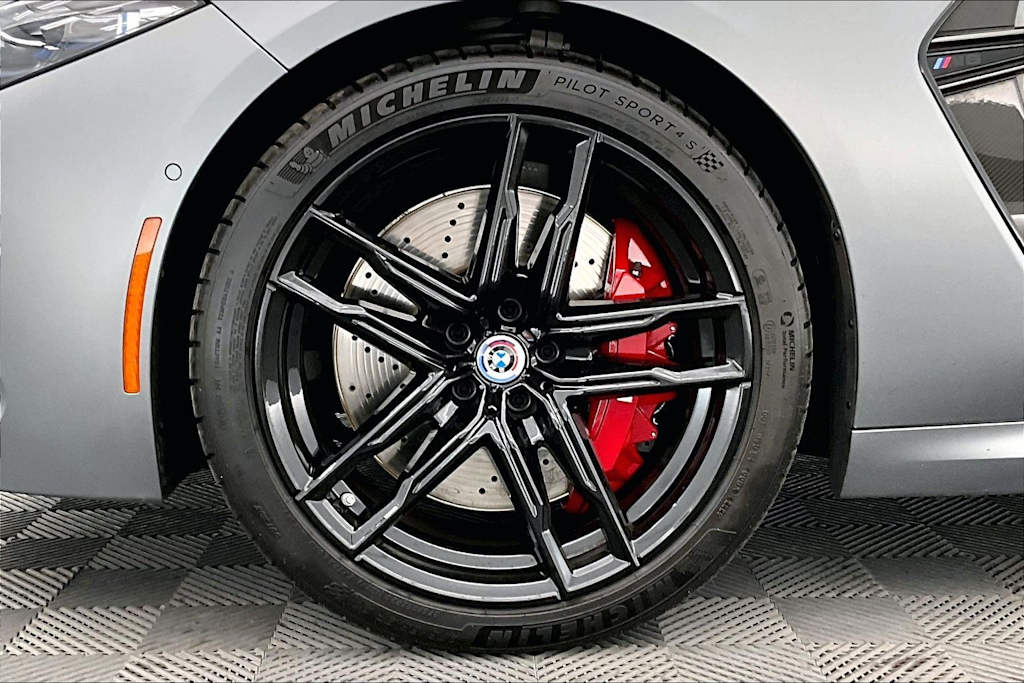 Thumbnail: 2023 BMW M8 - 8
