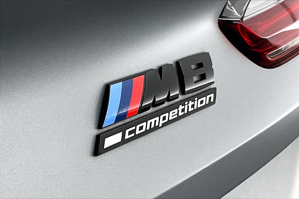 Thumbnail: 2023 BMW M8 - 7