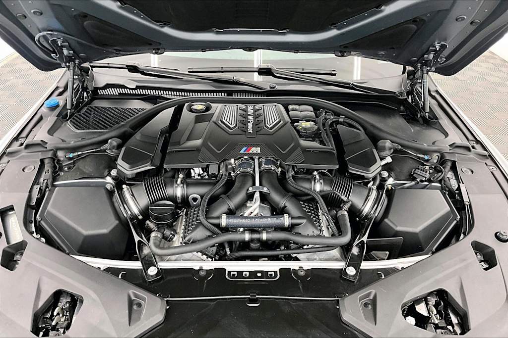 Thumbnail: 2023 BMW M8 - 9