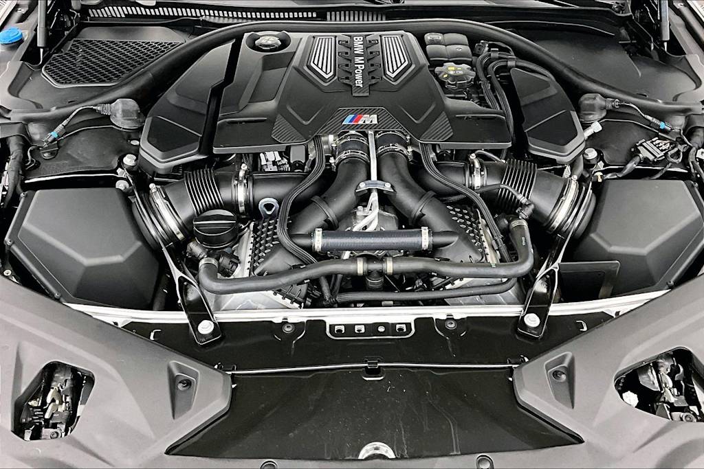 Thumbnail: 2025 BMW M8 - 8